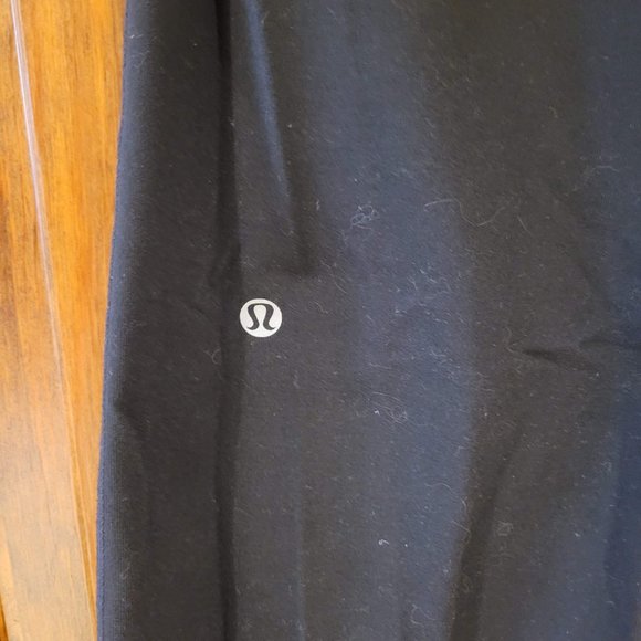 Lululemon Straight Leg Leggings, Size 6, Black and White - Picture 3 of 4